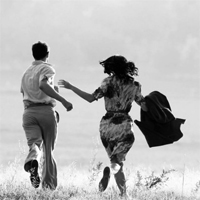 couple-running-memories