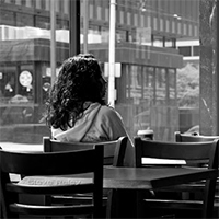 woman-waiting-cafe-alone